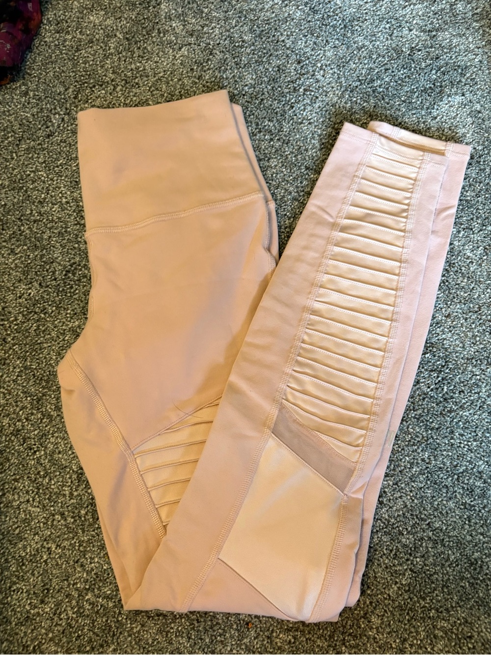 ALO Motto Light Pink Leggings